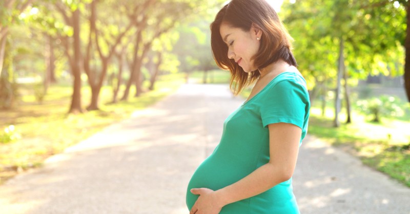 happy-pregnant-woman-pregnancy-800x417